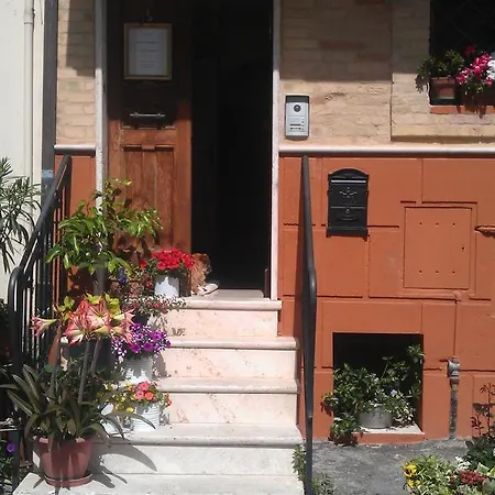 Casa Carducci * Оффида